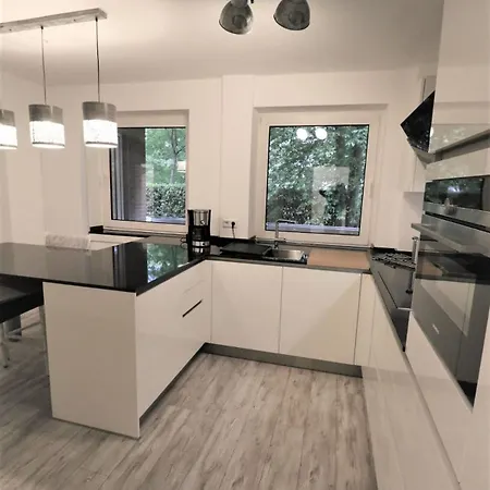 Riverside: Messe/business/fewo Chata Leichlingen