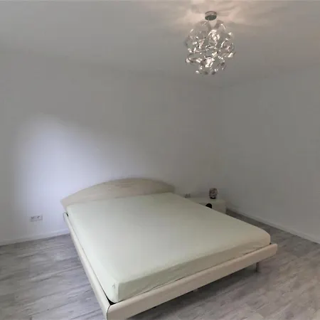 Riverside: Messe/business/fewo *